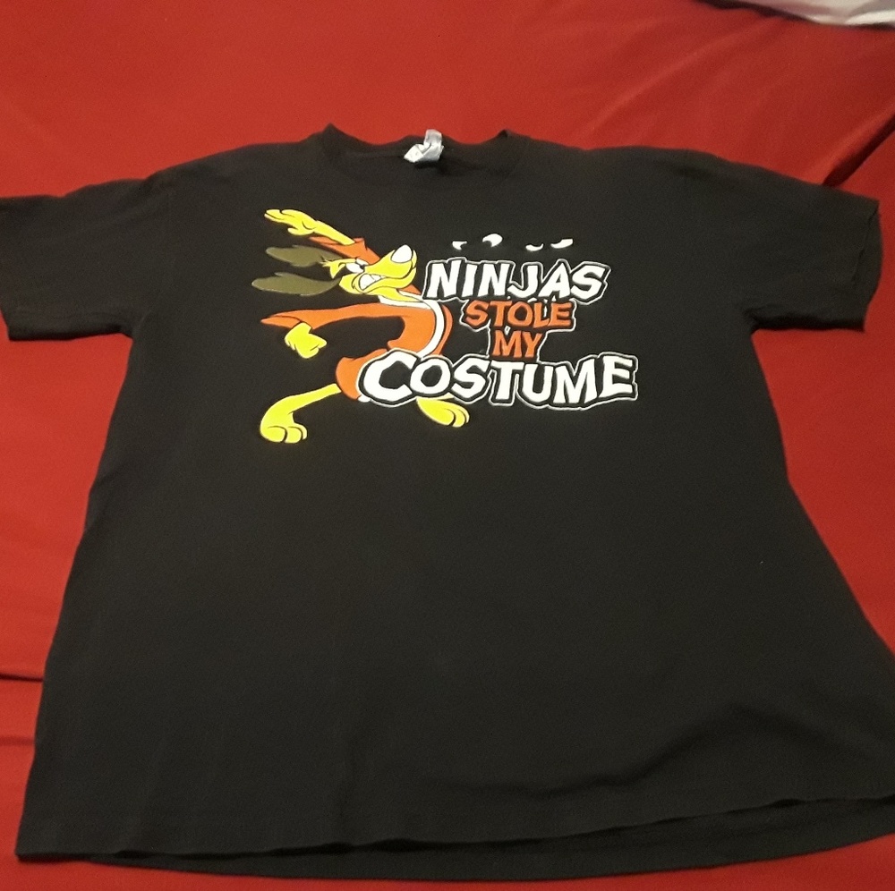 Hong Kong Phooey shirt size medium